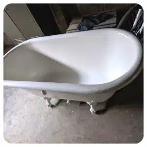 Baignoire ancienne en rénovation