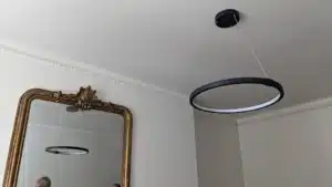 Les Luminaires : des plafonniers en forme d’auréoles